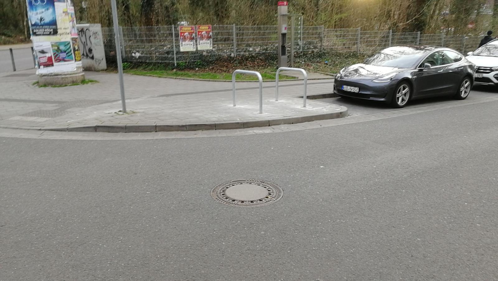 Bild: Neue Fahrradbügel in der Schillerstraße